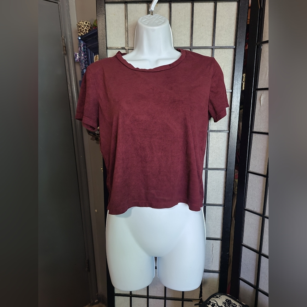 Me To We Burgundy Cropped Tee sz XS